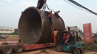 巨无霸炉筒跨市转运：长沙至岳阳大件运输任务圆满完成